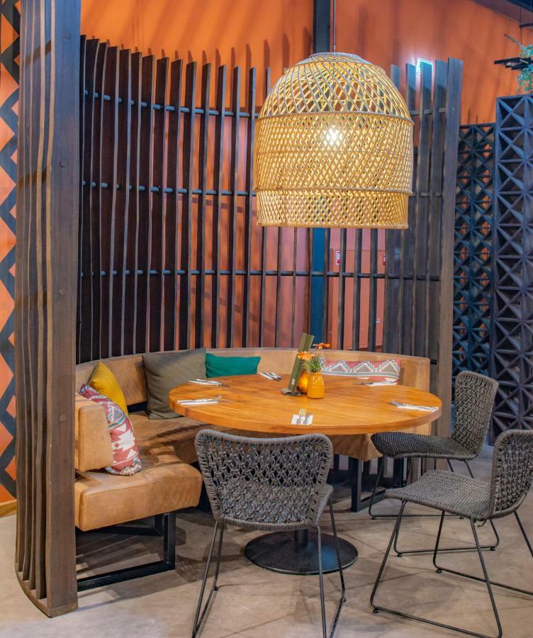 Safari Resort Beekse Bergen ヒルヴァーレンベーク エクステリア 写真